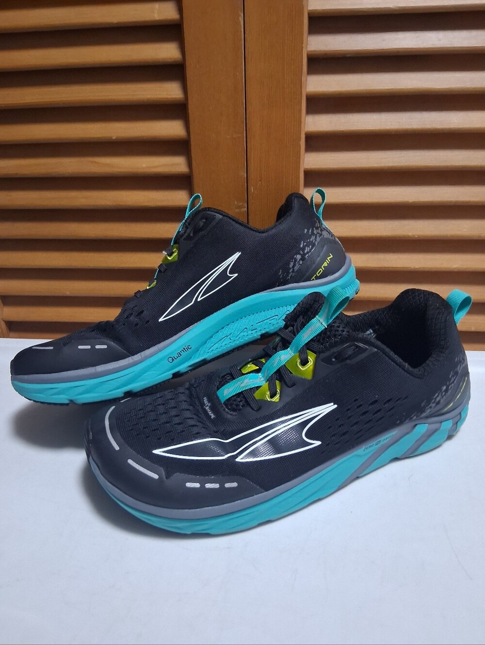 Altra Womens Torin 4 Teal Black Running Comfort Size 9.5